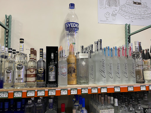 Liquor Store «Warehouse Wine & Liquor», reviews and photos, 113 Mill Plain Rd #6, Danbury, CT 06811, USA