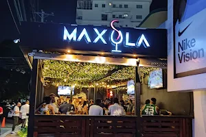 Maxula bar + grill image