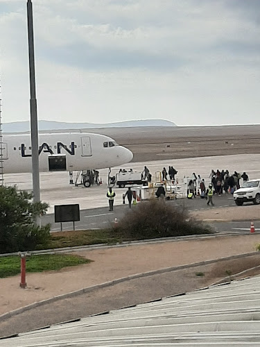 Comentarios y opiniones de Aeropuerto Desierto de Atacama (CPO)