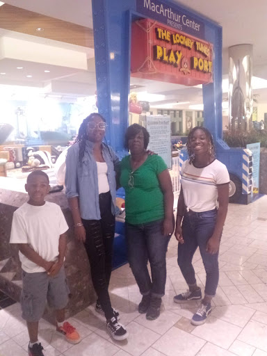 Movie Theater «Regal MacArthur Center Stadium 18 & RPX», reviews and photos, 300 Monticello Ave #330, Norfolk, VA 23510, USA