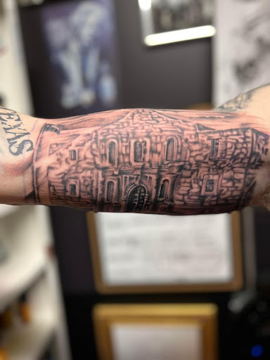 Explore tattoo ideas with family names, creative tattoo ideas in Warner Robins, available at Untold Pain Tattoo Studio