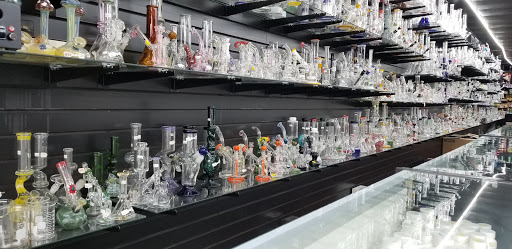 Tobacco Shop «Mr. SMOKE (smoke shop)», reviews and photos, 4347 Gunn Hwy, Tampa, FL 33618, USA