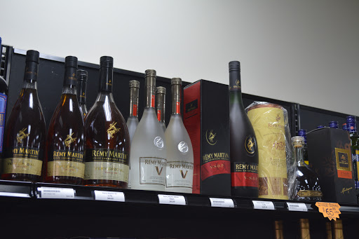 Liquor Store «19 Wine & Spirits», reviews and photos, 101 Verdae Blvd #190, Greenville, SC 29607, USA