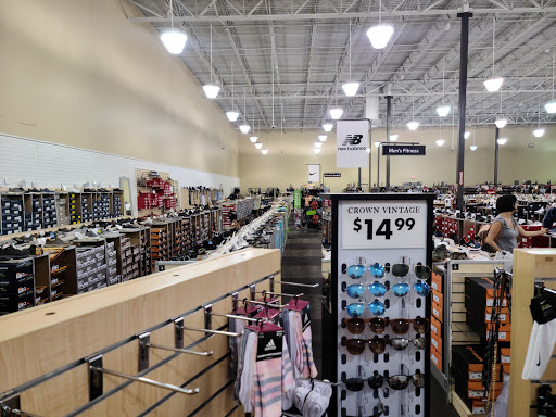 Shoe Store «DSW Designer Shoe Warehouse», reviews and photos, 19075 Interstate 45 N, Shenandoah, TX 77385, USA