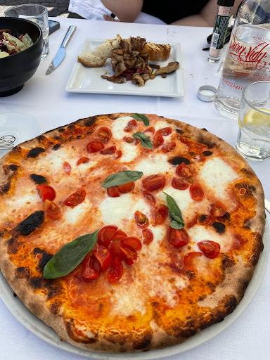 Pizzeria Pura Vida in Arona, Provincia di Novara