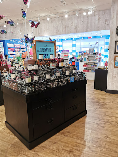 Beauty Supply Store «Bath & Body Works», reviews and photos, 293 Main St, Exton, PA 19341, USA