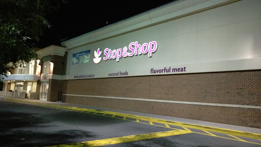 Grocery Store «Stop & Shop», reviews and photos, 1100 Massachusetts Ave, Dorchester, MA 02125, USA