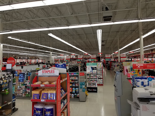 Office Supply Store «Staples», reviews and photos, 1866 James L Redman Pkwy, Plant City, FL 33563, USA