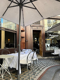 Atmosphère du Le Square - Restaurant Paparazzi à Paris - n°1