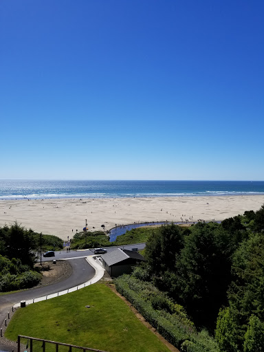 Liquor Store «Newport Liquor Store», reviews and photos, 2019 N Coast Hwy, Newport, OR 97365, USA