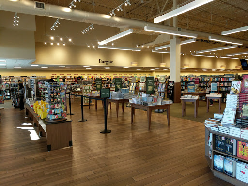 Book Store «Barnes & Noble Booksellers El Paso/Fountains at Farah», reviews and photos, 8889 Gateway Blvd W #120, El Paso, TX 79925, USA