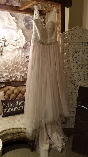 Bridal Shop «The Shabby Chic Bride consignment shop», reviews and photos, 2195 Hyacinth St NE #191, Salem, OR 97301, USA