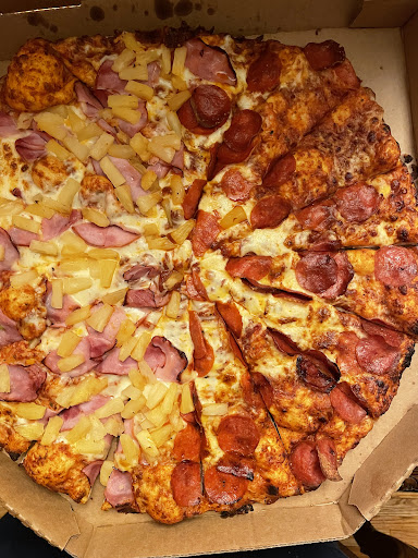 Pizza Restaurant «Round Table Pizza», reviews and photos, 1359 Washington Ave, San Leandro, CA 94577, USA