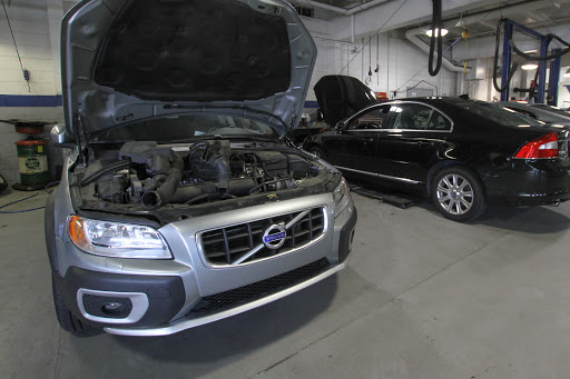 Car Dealer «Wynn Volvo Cars Norristown», reviews and photos, 2049 W Main St, Norristown, PA 19403, USA