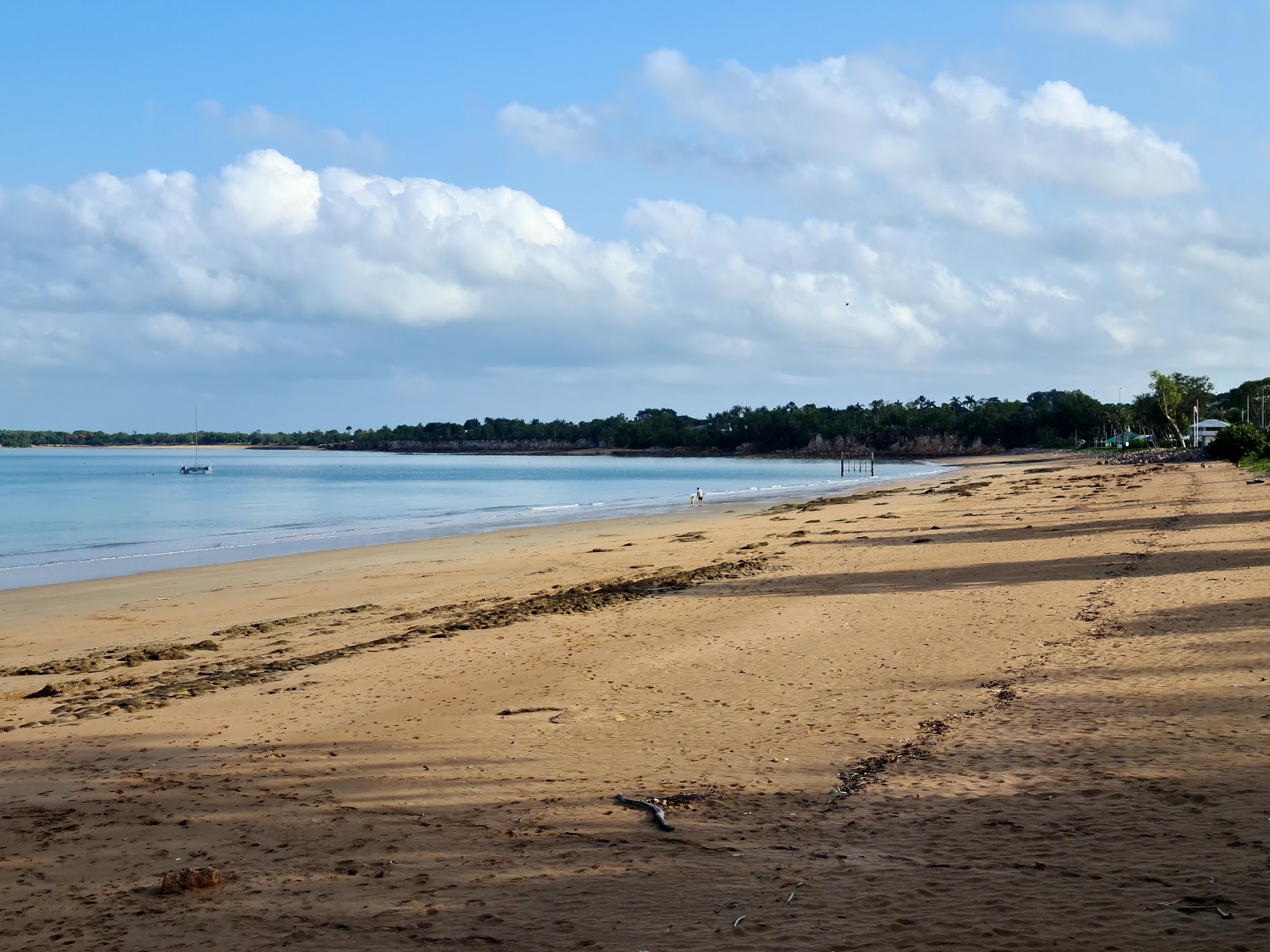 Fotografija Vesteys Beach z svetel pesek površino