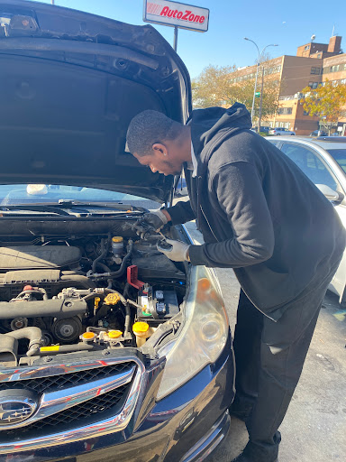 Auto Parts Store «AutoZone», reviews and photos, 160-20 Union Tpke, Fresh Meadows, NY 11366, USA