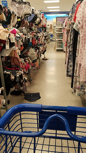 Clothing Store «Ross Dress for Less», reviews and photos, 7884 Van Nuys Blvd, Van Nuys, CA 91402, USA