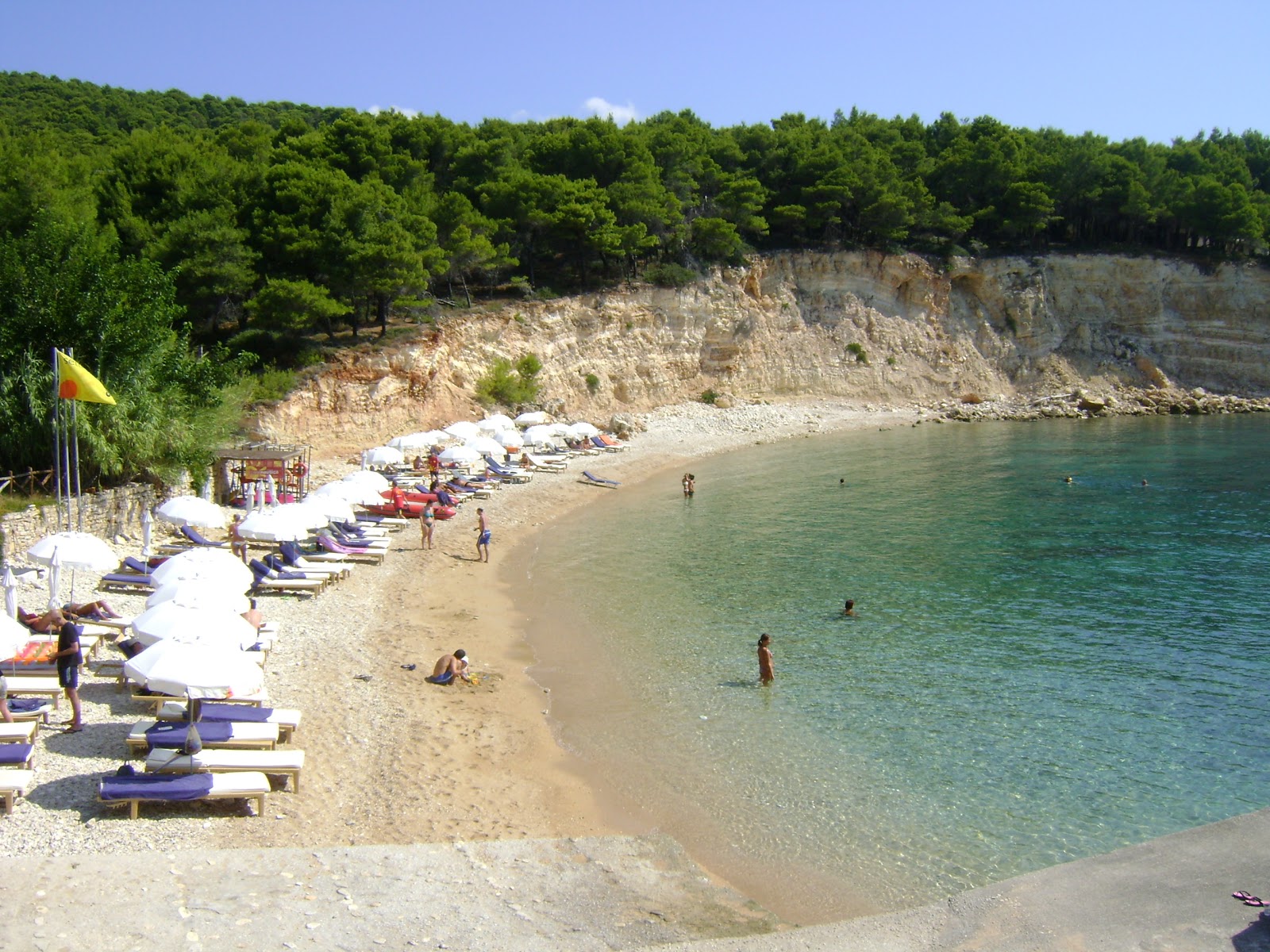 Foto af Marpunta beach II med let sand og småsten overflade