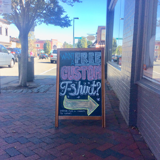 Custom T-shirt Store «CustomInk - Custom T-shirt Store - Richmond», reviews and photos, 3401 W Cary St, Richmond, VA 23221, USA