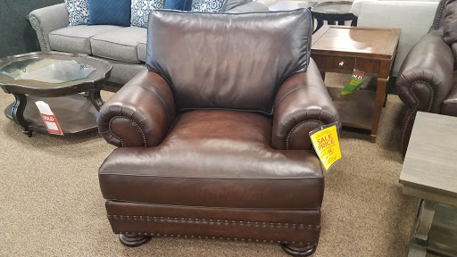 Furniture Store «Raymour & Flanigan Furniture and Mattress Store», reviews and photos, 538 Boston Post Rd, Orange, CT 06477, USA