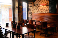Atmosphère du Restaurant Brasserie La Fontaine à Aurillac - n°8