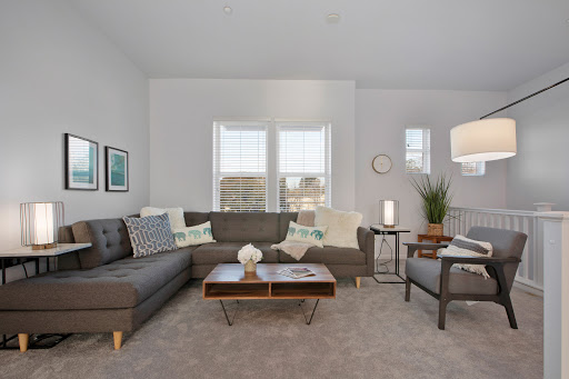 Tess Blengino, Realtor image