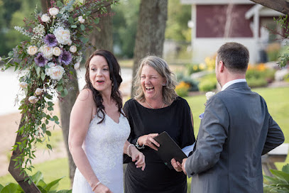 Lisa Agnew: Marriage Officiant