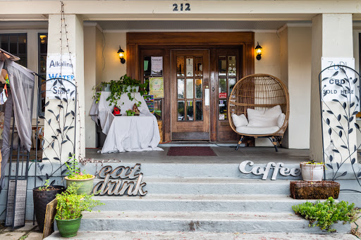 Coco Greens, 212 Louise Ave, Nashville, TN 37203, USA, 