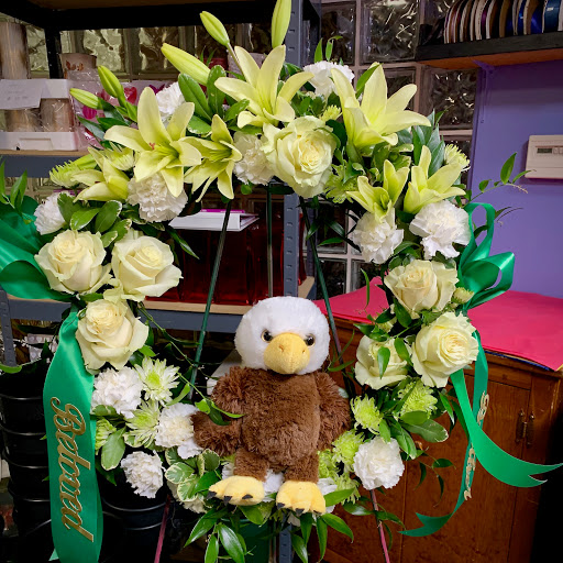 Florist «Horse Feathers Floral Design», reviews and photos, 40 High St, Mt Holly, NJ 08060, USA