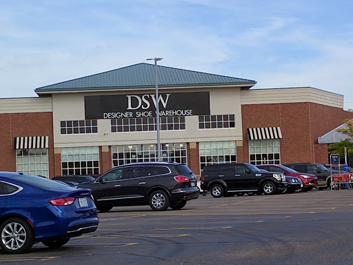 DSW Designer Shoe Warehouse, 28700 Telegraph Rd, Southfield, MI 48034, USA, 