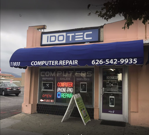 Computer software store El Monte