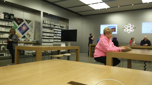 Computer Store «Apple Polaris Fashion Place», reviews and photos, 1500 Polaris Pkwy, Columbus, OH 43240, USA