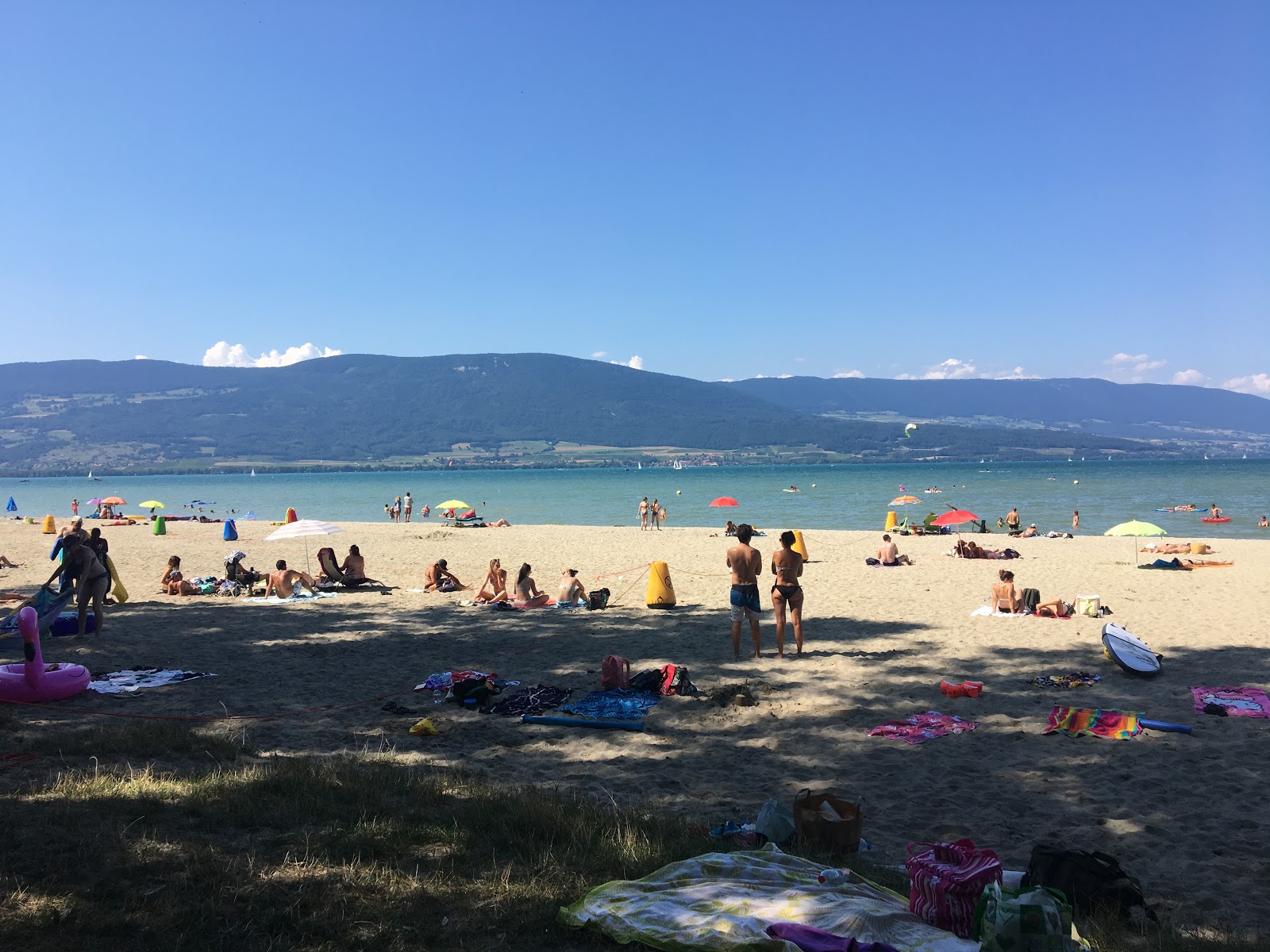 Fotografija Plage des Pins d'Yvonand in naselje