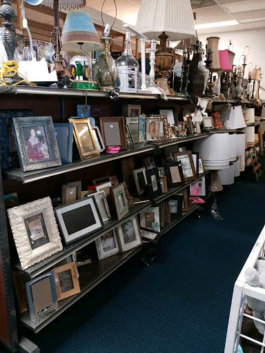 Thrift Store «The Vine Thrift», reviews and photos, 4609 Denton Hwy, Haltom City, TX 76117, USA