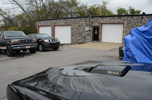 Auto Body Shop «Pat Bowles Paint & Body Shop», reviews and photos, 104 Maple St # D, Hendersonville, TN 37075, USA