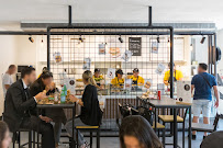 Atmosphère du Restauration rapide Bagel Corner - Bagels - Donuts - Café à Marseille - n°15