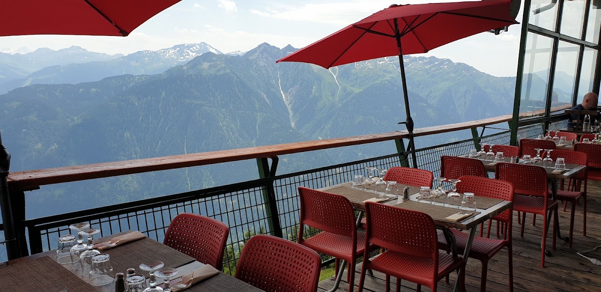 Restaurant d'altitude panoramique 2000 les saisies à Villard-sur-Doron