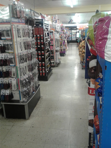 Dollar Store «FAMILY DOLLAR», reviews and photos, 1166 Normandy Dr, Miami Beach, FL 33141, USA