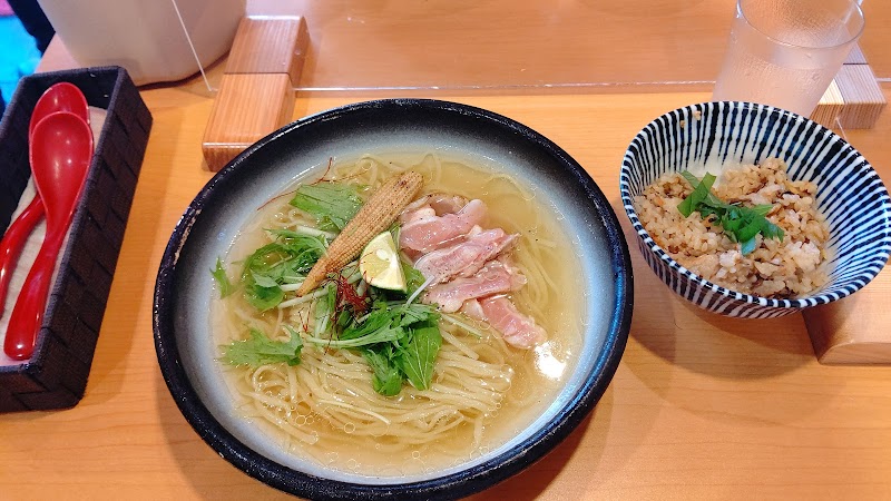 醤油と貝と麺そして 人と夢