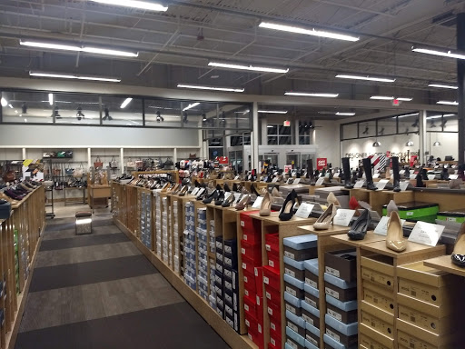 Shoe Store «DSW Designer Shoe Warehouse», reviews and photos, 270 Daniel Webster Hwy, Nashua, NH 03060, USA