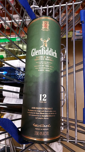 State Liquor Store «NH Liquor & Wine Outlet», reviews and photos, 380 Lafayette Rd, Seabrook, NH 03874, USA