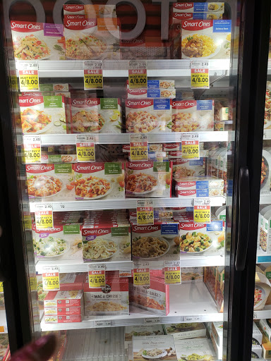 Grocery Store «Strack & Van Til Food Market And Cafe And Deli», reviews and photos, 7760 E 37th Ave, Hobart, IN 46342, USA