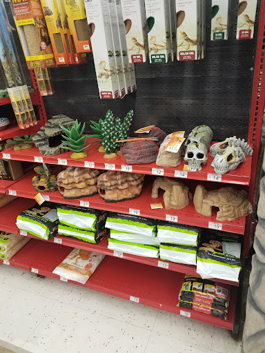 Pet Supply Store «Petco Animal Supplies», reviews and photos, 1624 Governors Square Blvd, Tallahassee, FL 32301, USA