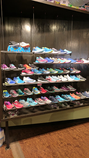 Sporting Goods Store «Fleet Feet Sports - Old Town», reviews and photos, 1620 N Wells St, Chicago, IL 60614, USA