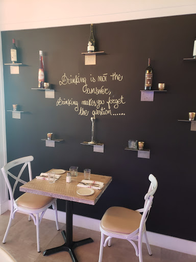 Italian Restaurant «Molto Trattoria», reviews and photos, 368 5th Ave S, Naples, FL 34102, USA