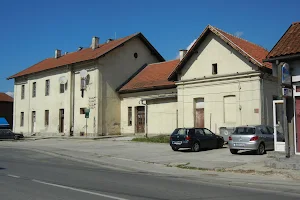 Podlugovi railway station image
