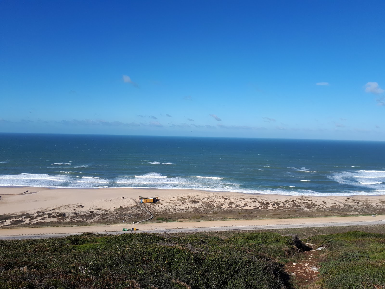 Foto van Praia de Santa Rita en de nederzetting