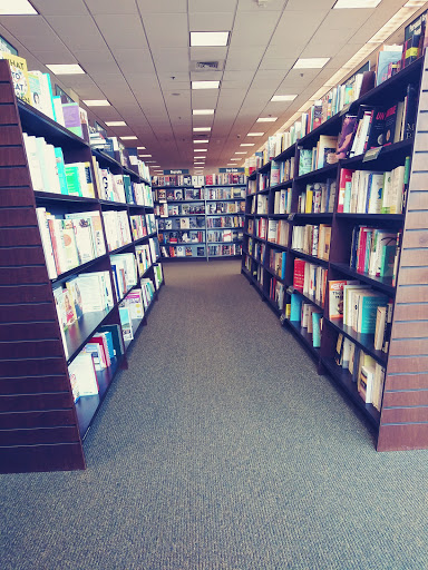 Book Store «Barnes & Noble», reviews and photos, 5755 N Bayshore Dr, Glendale, WI 53217, USA