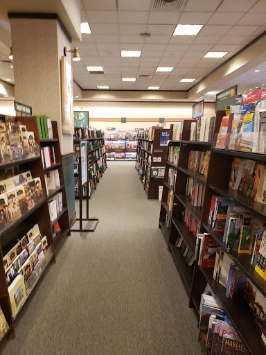 Book Store «Barnes & Noble», reviews and photos, 444 Broadway, Saugus, MA 01906, USA