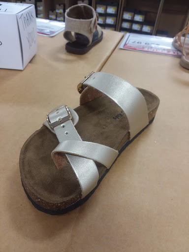 Shoe Store «GB Shoes», reviews and photos, 1290 S Pleasantburg Dr, Greenville, SC 29605, USA